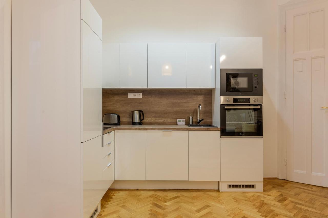 Glamorous Modern Apartment In The Hearth Of Budapest Exterior foto