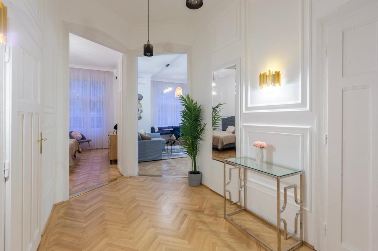 Glamorous Modern Apartment In The Hearth Of Budapest Exterior foto