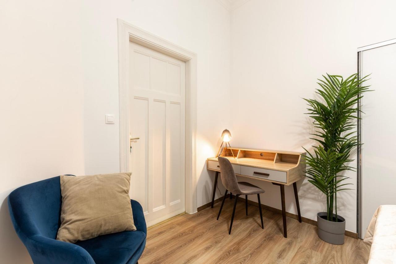 Glamorous Modern Apartment In The Hearth Of Budapest Exterior foto
